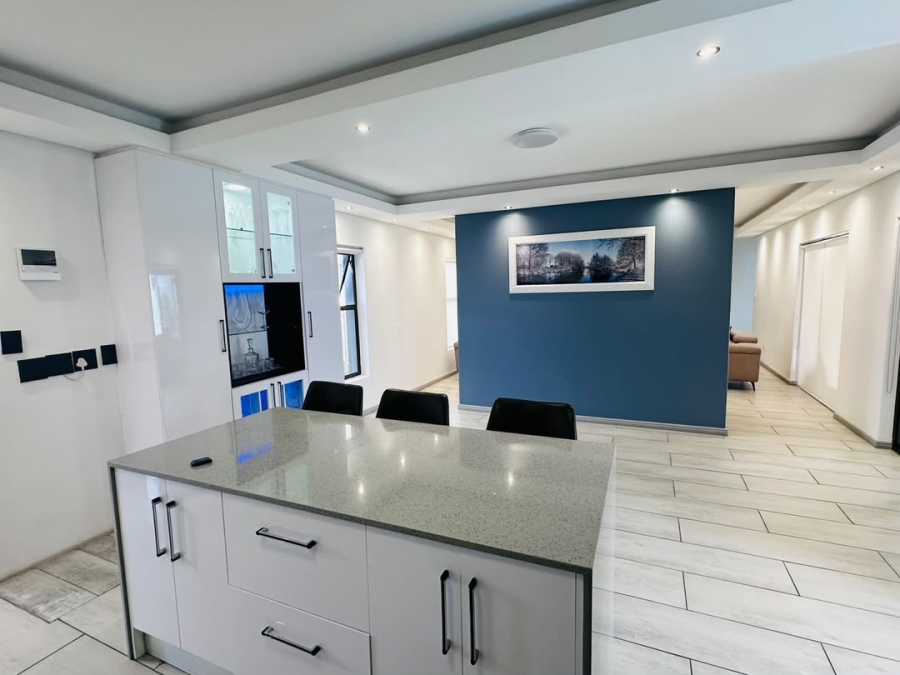 To Let 3 Bedroom Property for Rent in Parklands Western Cape